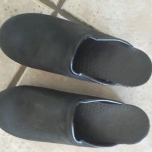 NEW Dansko Sonja Black Oiled Clogs Size 39 - US 9